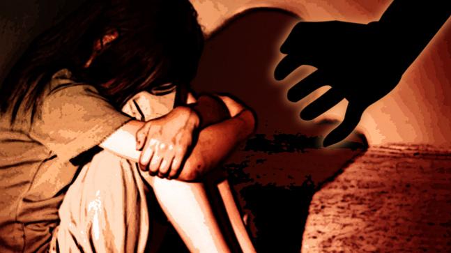 नोएडा में दो नाबालिग बच्चियों समेत एक महिला के साथ हुआ बलात्कार , आरोपी फरार